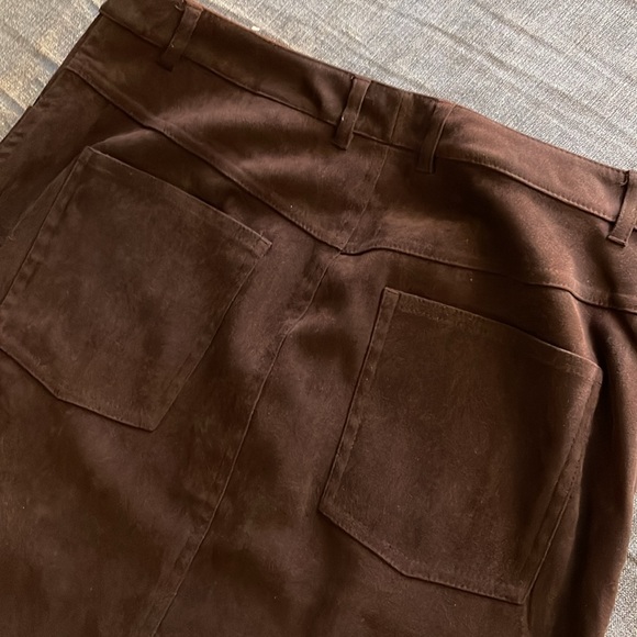 Talbots chocolate brown knee length skirt, front zip/button size 8 24-132 - Picture 7 of 9